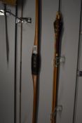 A longbow and 4 arrows