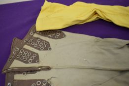 Seventeen pairs of vintage gloves, including three pairs of children's nylon gloves.