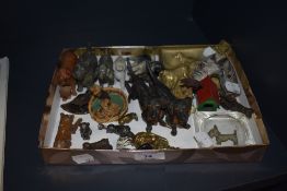 A menagerie of vintage animal studies, including lead, cast alloy and composite, predominantly of