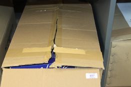 BOX WITH VARIOUS WORLD STAMP COLLECTIONS, ALL ERAS SEEN Box with various collections, stockbooks