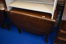 An early 20th Century oak gateleg table
