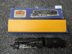 A Hornby Dublo 00 gauge LT25 BR 2-8-0 8F Loco & Tender 48158 in original box