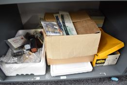 A shelf of 00 gauge Rolling Stock and accessories including nine Roberts Hoppers, Wren Wagons,
