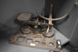 A set of Victorian kitchen scales in cast iron.