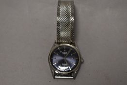 A gentleman's Rotary wristwatch, with 17 jewel hand winding movement, and stainless steel wrist
