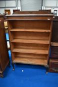 An early 20th Century oak bookshelf/case (no doors)