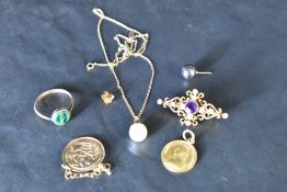 A small selection of yellow metal, some stamped 9ct, 15ct, 14K including Victorian coin pendant,