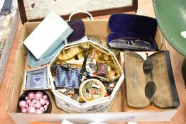 A miscellany of vintage items, to include; sunglasses, mother or pearl hair slide, buttons and