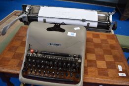 A vintage Olivetti Lexikon 80 typewriter