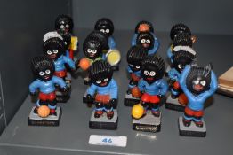 A collection of sixteen vintage Robertson jam figures.