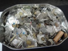 A collection of World Coins, mainly modern, heavy lot