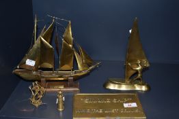 An assorted collection of brassware, to comprise a mid-20th Century schooner ornament, a