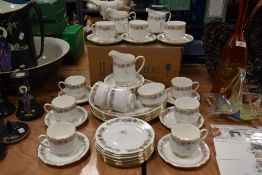 A mid-20th Century Royal Albert Belinda patterned part tea service