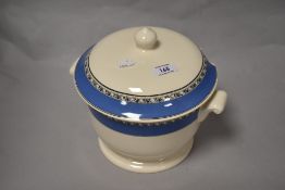 An Emma Bridgewater Egg & Dart patterned lidded soup tureen, 23cm tall