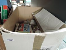 TRADE CARDS, BOX WITH 30+ ALBUMS + BAG OF LOOSE & BY SETS Box with wide range of Trade Card