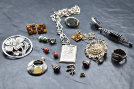A small selection of silver and white metal jewellery, many stamped 925, including '3 lions'