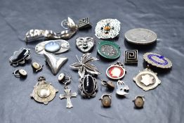 A selection of silver and white metal jewellery, most stamped 925/silver including clip earrings,