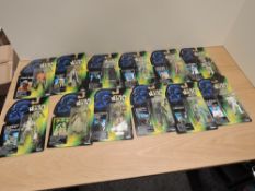 Thirty Two Kenner 1996 & 1997 Hasbro Star Wars La Guerra Da Las Galaxias 3 3/4' figures including