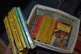 Crime Fiction. Softback miscellany, mainly Leslie Charteris. (26)