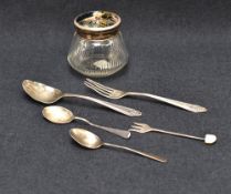 A George V silver topped cut-glass dressing table jar, of circular form, the top with convex glass