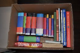 Literature - A box of miscellaneous reading material, Harry Potter hardback books, vintage annuals