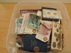 A collection of GB & World Coins and Banknotes, no Silver seen, many coins, heavy lot