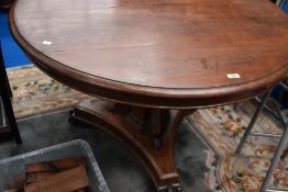 A William IV Mahogany dining table having circular top
