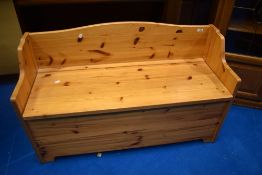A vintage yellow pine box seat, width approx. 112cm