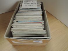 POSTCARDS, BOX OF APX 750 MIXED & TOPOGRAPHICAL POSTCARDS Box with an estimated or so 750