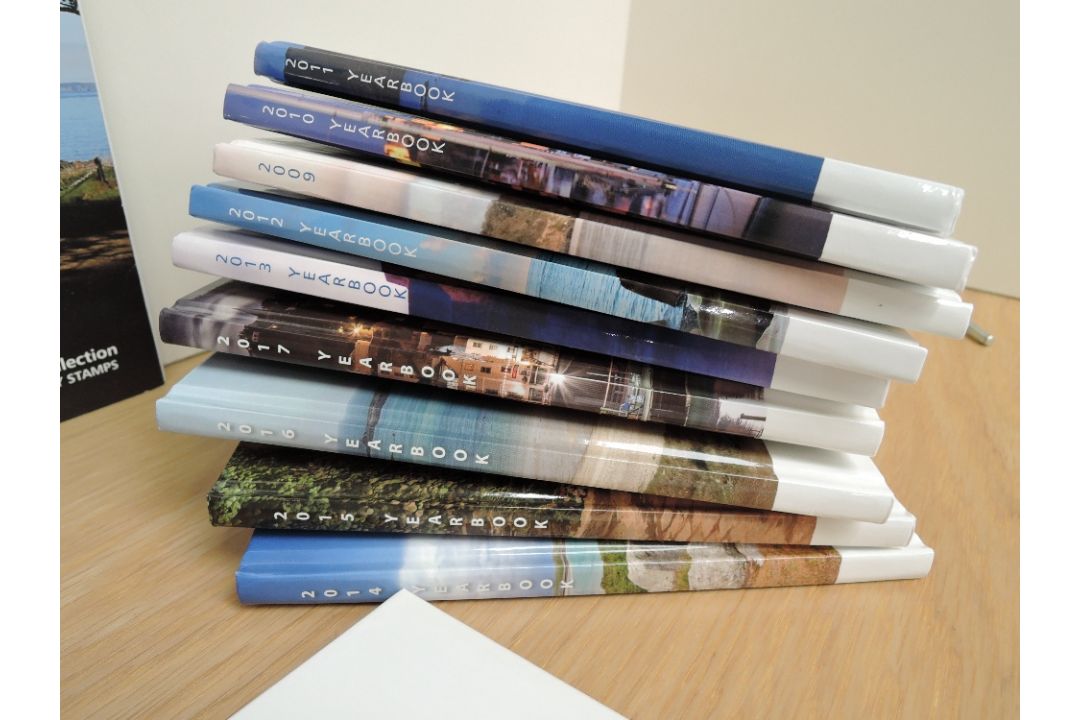 GUERNSEY 1985-2020 COLLECTION OF 25+ YEAR BOOKS ALL COMPLETE Wonderful collection of year books from - Image 3 of 4
