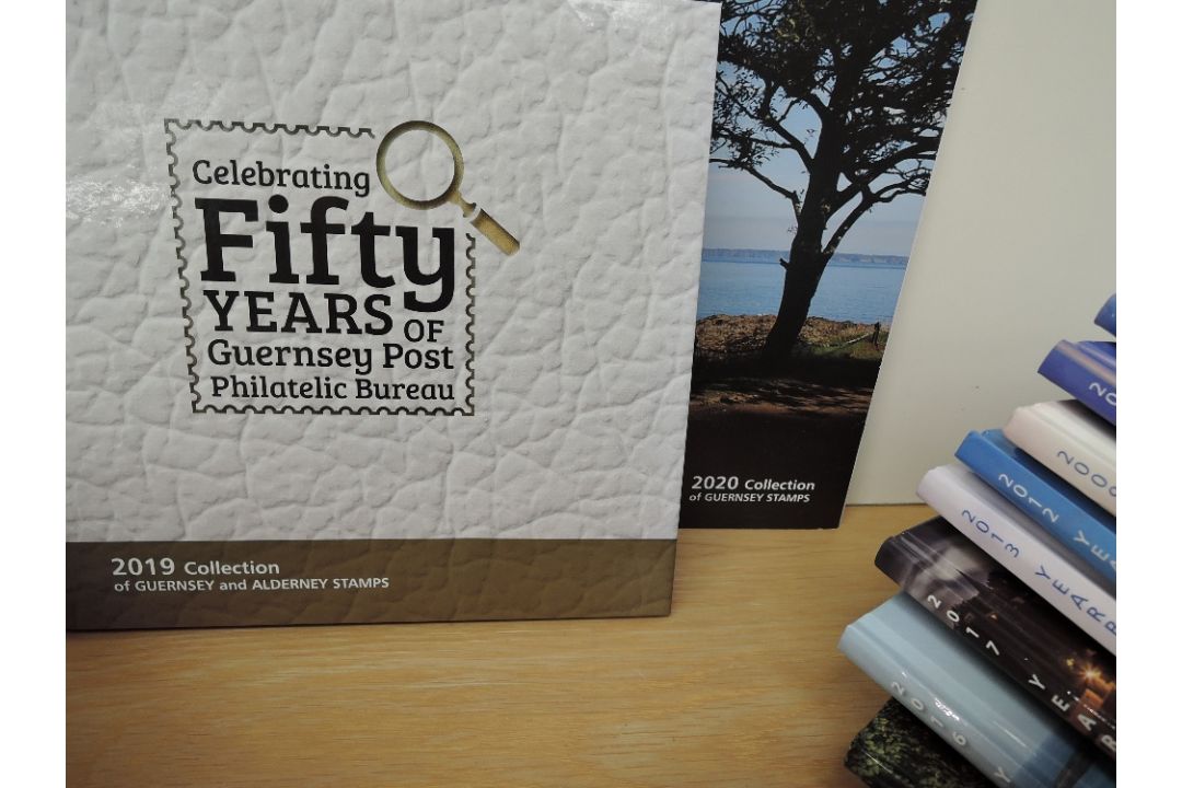 GUERNSEY 1985-2020 COLLECTION OF 25+ YEAR BOOKS ALL COMPLETE Wonderful collection of year books from - Image 2 of 4