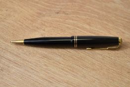 A Parker (France) propelling pencil in black with two bands