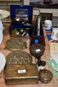 A 20th Century Chinese lacquered jewellery box with mirrored interior, two brass pot stands,