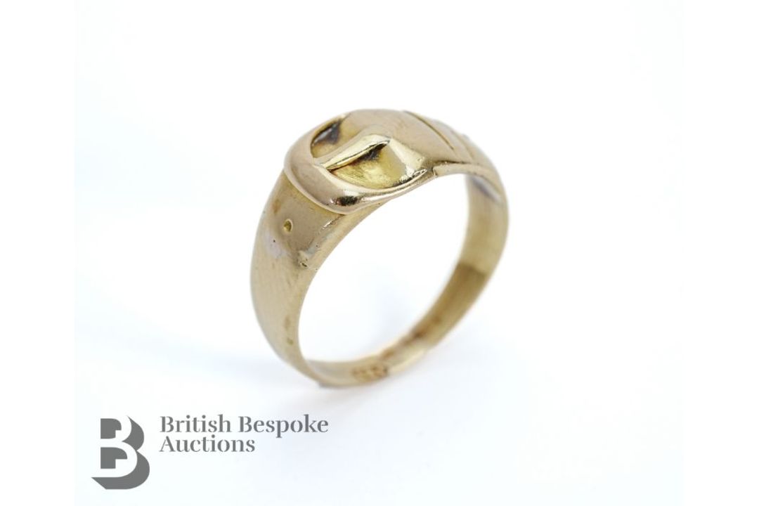 Gentleman's 18ct Gold Buckle Ring - Image 1 of 3