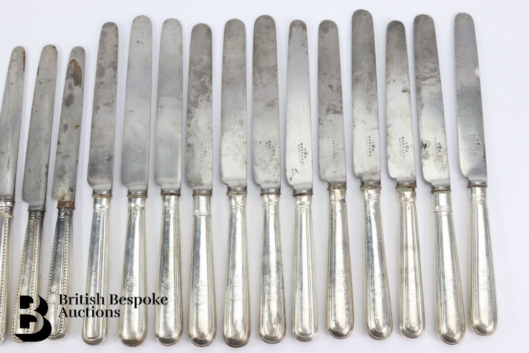 Twelve Silver Handled Knives - Image 2 of 8