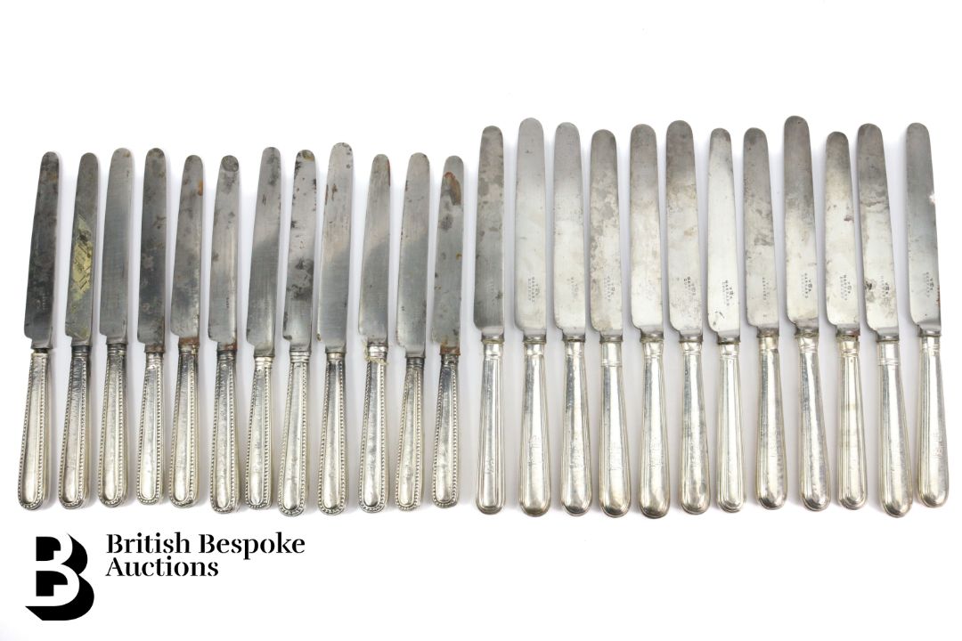 Twelve Silver Handled Knives - Image 1 of 8