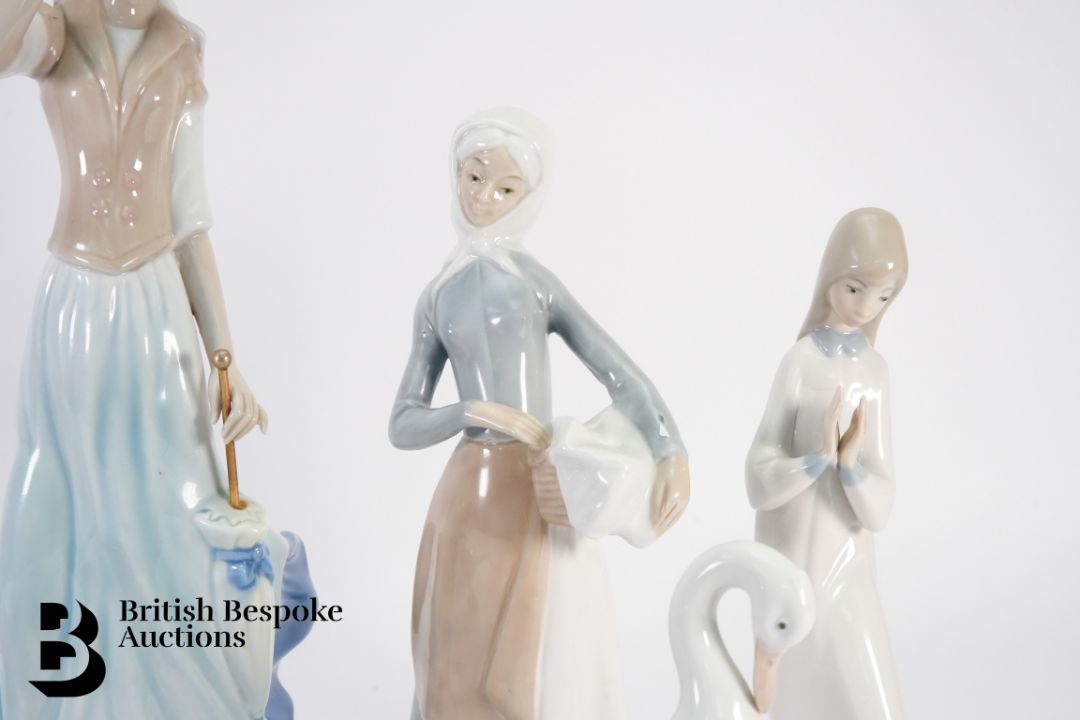Collection of Nao, Lladro and Tengra Figurines - Image 4 of 6