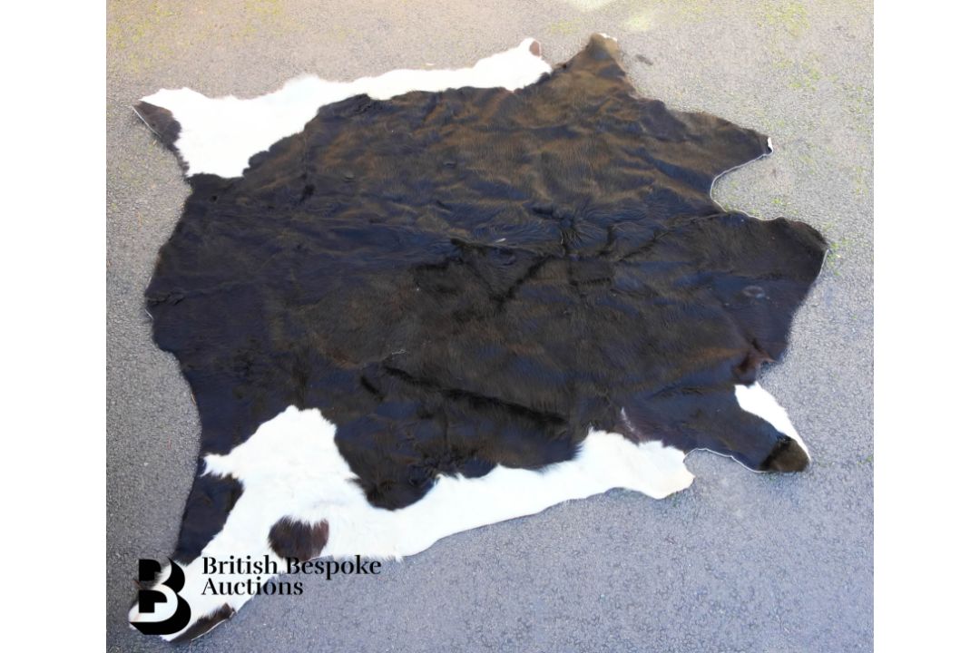 Large Holstein Cow Hide - Image 2 of 4