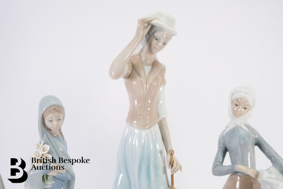 Collection of Nao, Lladro and Tengra Figurines - Image 3 of 6