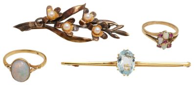 Four items of jewellery