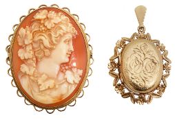 A 9ct floral and foliate engraved locket