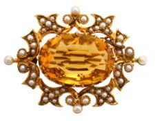 A cirtrine and pearl brooch