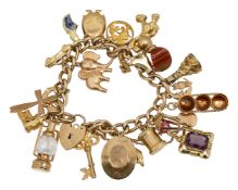 A 9ct yellow gold curb link bracelet