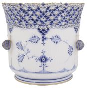A Royal Copenhagen porcelain 'Musselmalet' blue lace bottle cooler No 1/1048 c.1900