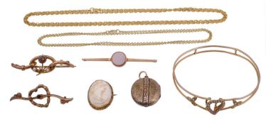 A collection of jewellery