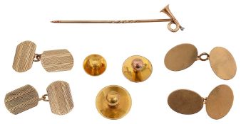 A small collection of gentleman’s accessories