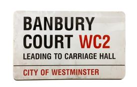 BANBURY COURT WC2 LEADING TO CARRIAGE HALL