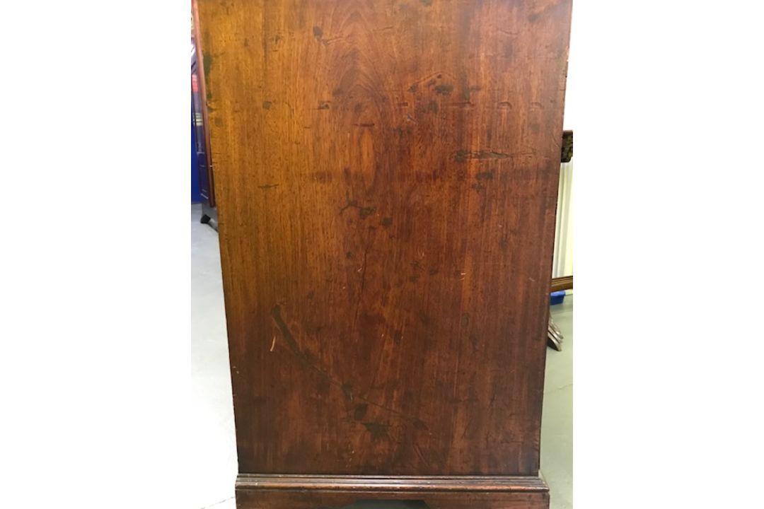 A George III mahogany chest of drawers - Image 3 of 3