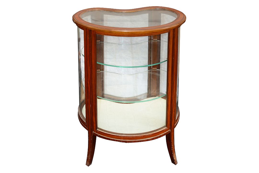 An Edwardian Sherton revival satinwood vitrine - Image 2 of 2