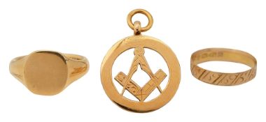 A group of 18ct gold